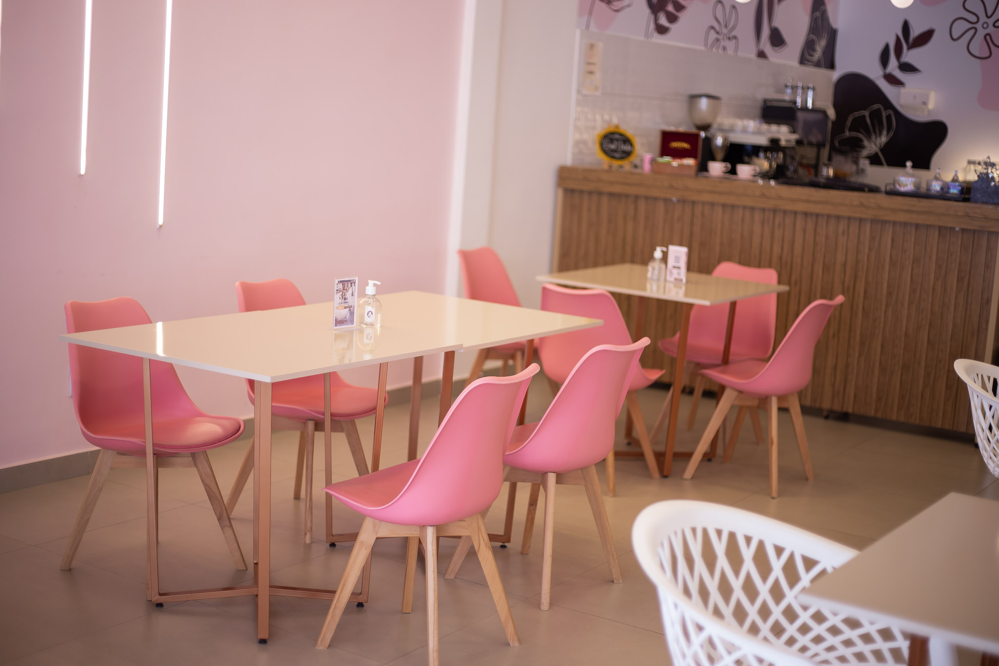 Cafés especiais e doces artesanais no Madame Chérie Café